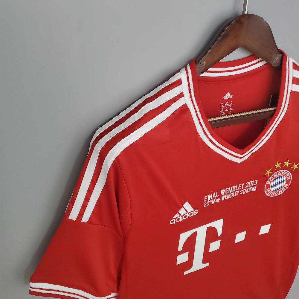 2013 - 2014 Bayern Munich
Home - Champions Leauge Winning - Retro Jersey