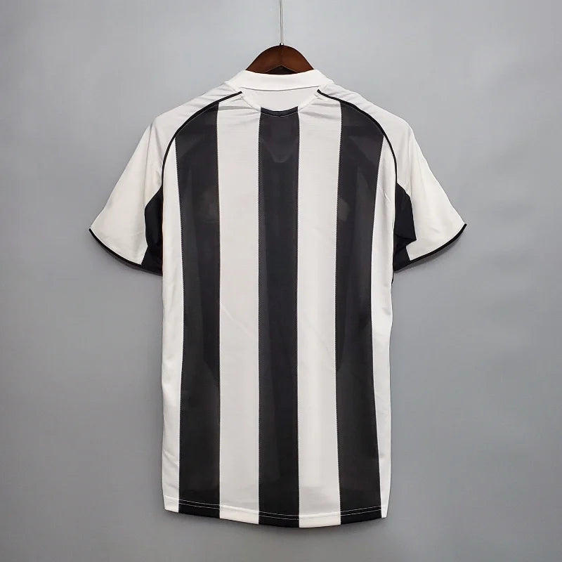 2005 - 2006 Newcastle Home - Retro Jersey