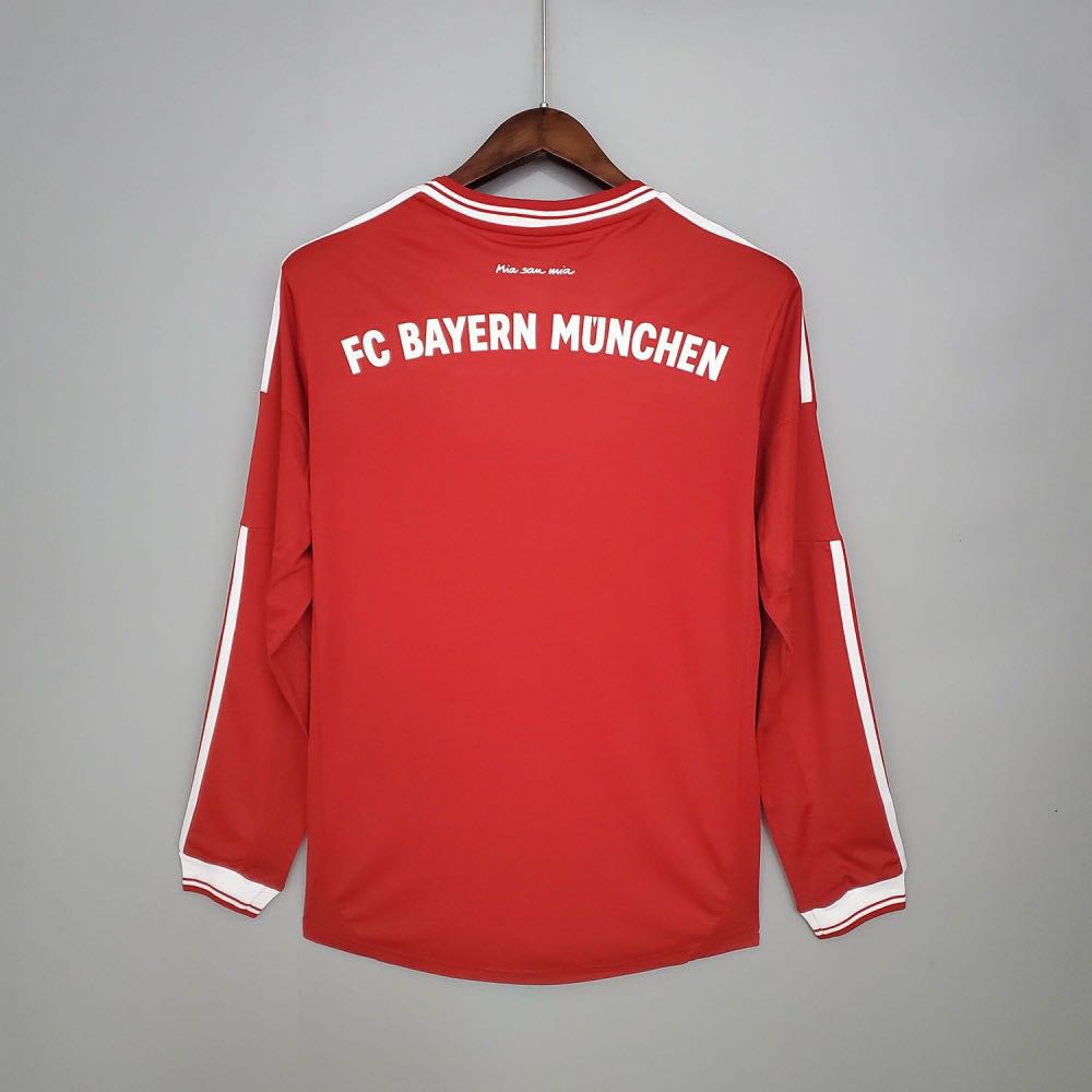 2013 - 2014 Bayern Munich
Home - Champions Leauge Winning -  Retro Jersey Long Sleeve