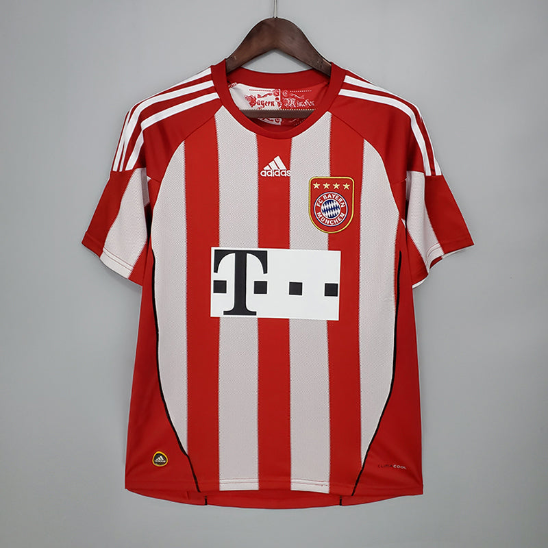 2010 - 2011 Bayern Munich
Home - Retro Jersey