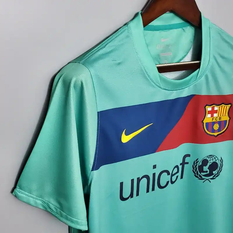 2010 - 2011 Barcelona Away Retro Jersey