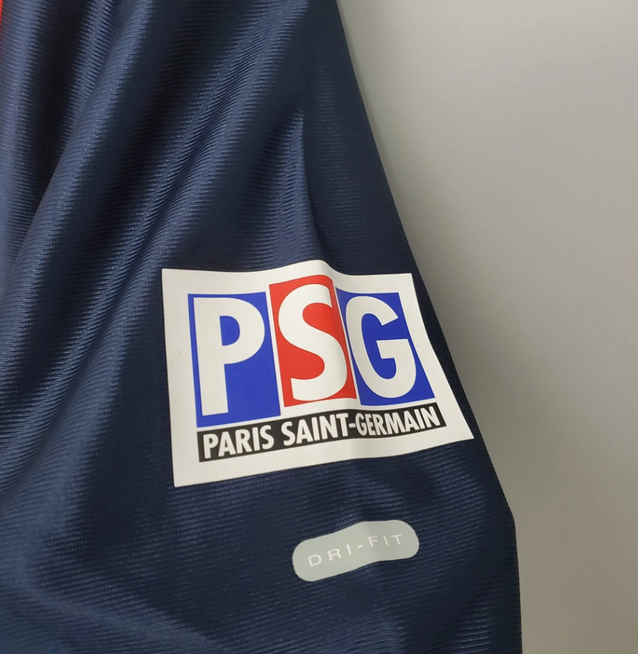 2001 - 2002 PSG
Home - Retro Jersey