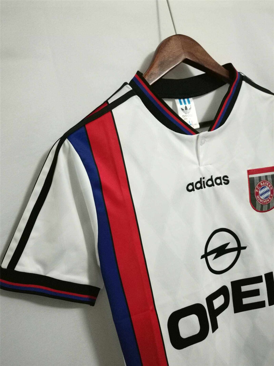 1995 - 1996 Bayern Munich Away - Retro Jersey